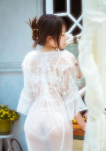 年轻丰满的女教师_BD英语在线观看完整版