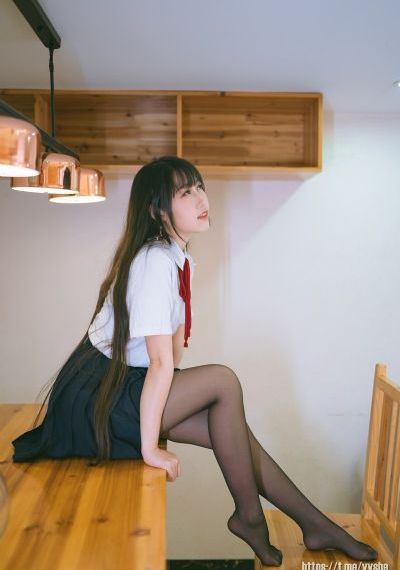 黄蓉撅起丰满的大屁股_BD免费视频大全