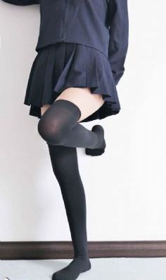美丽姑娘广场舞视频_720完整在线观看