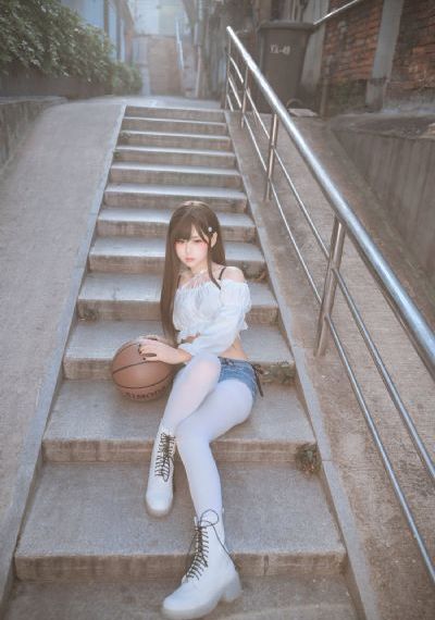日韩主播欧美精品视频在线观看免费_1080超清免费观看
