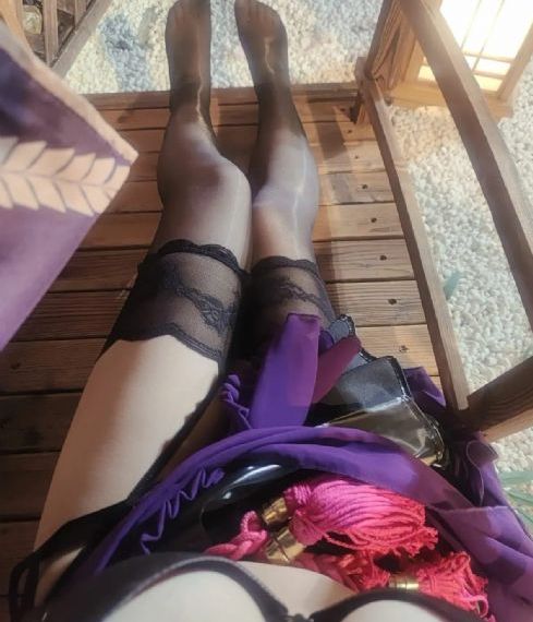 双手揉捏胸前两颗小白兔_剧情片全集免费观看