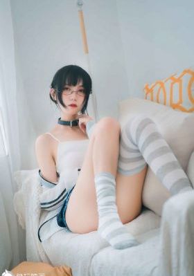 16萝裸体自慰喷白浆_高清动漫免费观看