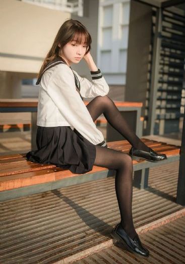 美女野外露营被拖入房间糟蹋_1080P最新电影在线观看