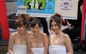 野花香高清免费视频播放第一集_超清全集免费观看