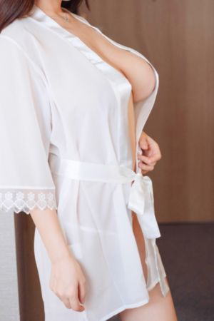 美女野外自拍贵在真实22_BD韩语免费在线播放