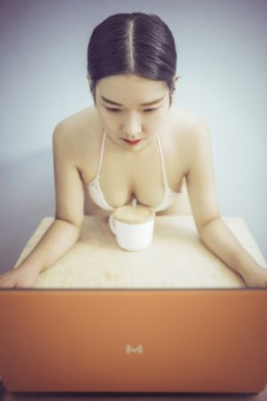 噜噜噜狠狠夜夜躁精品_DVD手机在线看
