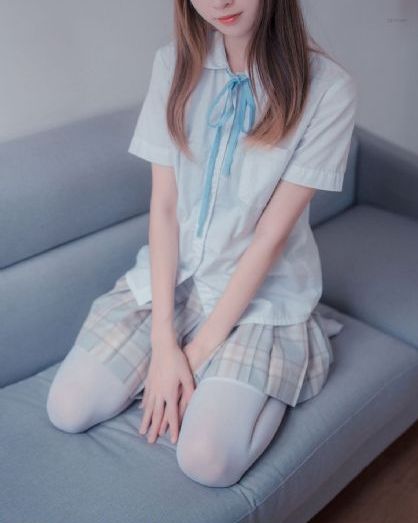 国国内青春草原女V_完整视频大全